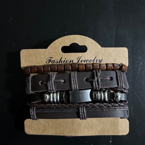 Bracelet - Picture 1 of 2